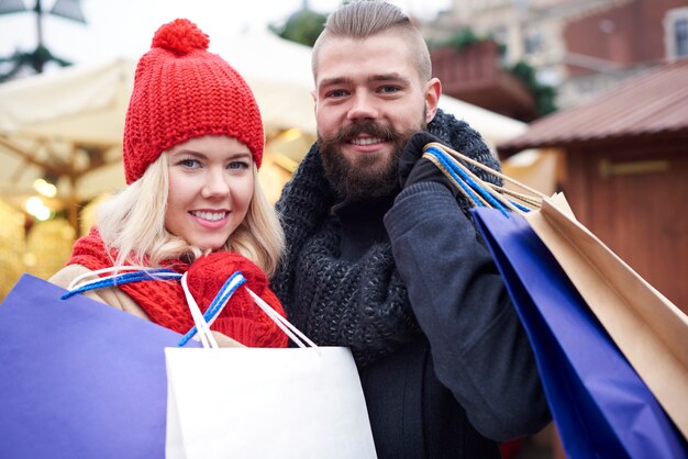 Satisfecho después de las grandes compras navideñas