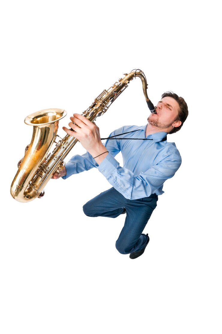 Foto gratuito sax jugador en blanco