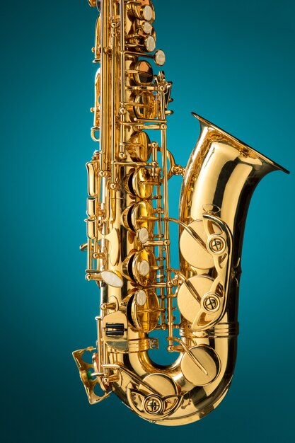 Saxofón - Instrumento clásico de saxofón alto dorado