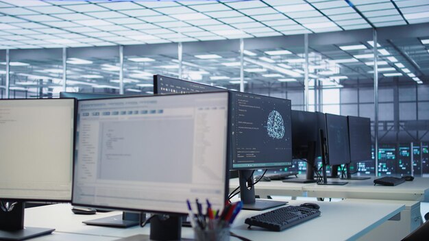 Scripts que se ejecutan en monitores de PC de escritorio que actualizan los servidores en el centro de datos