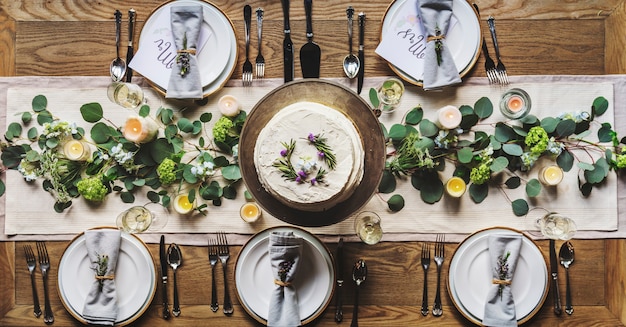 Foto gratuita servicio de mesa de restaurante elegante para recepción