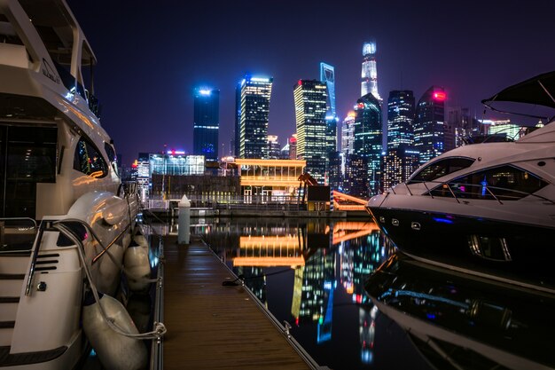 Shanghai en la noche, China