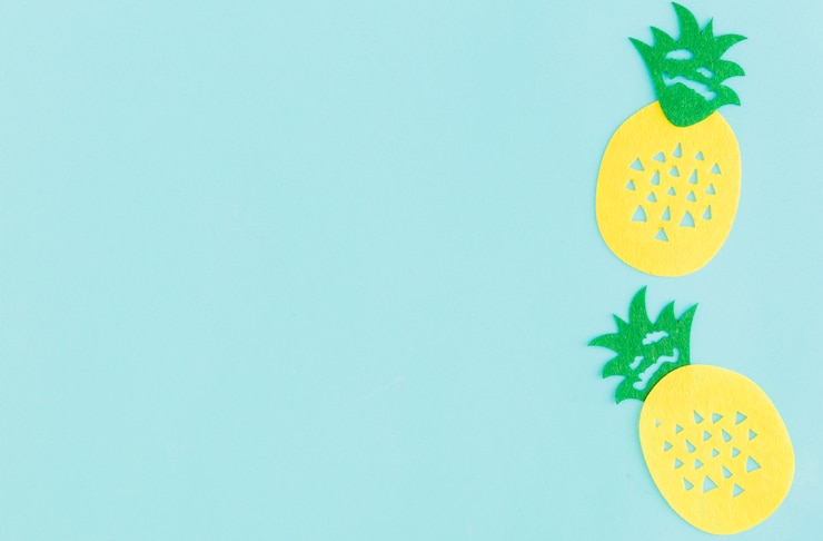 Photo Gratis sign of pineapple on light background