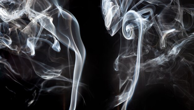 Siluetas de humo abstractas