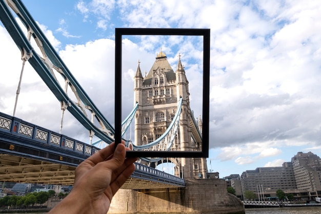 Sitio de visita detrás del marco de fotos