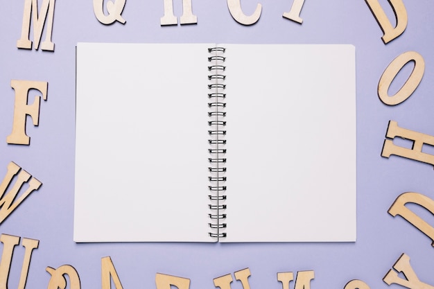 Sketchbook y letras