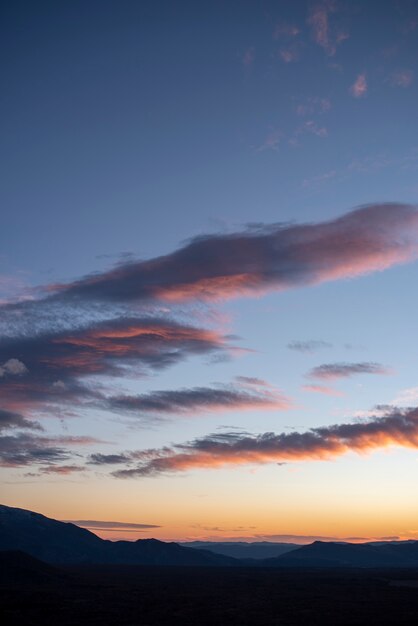 Skyscape hermoso durante el día