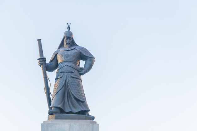 Soldado estatua en la ciudad de Seúl Corea