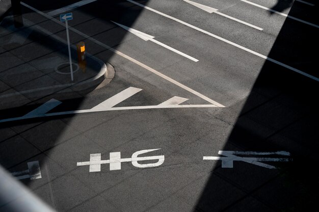 Sombra abstracta al aire libre a la luz del día