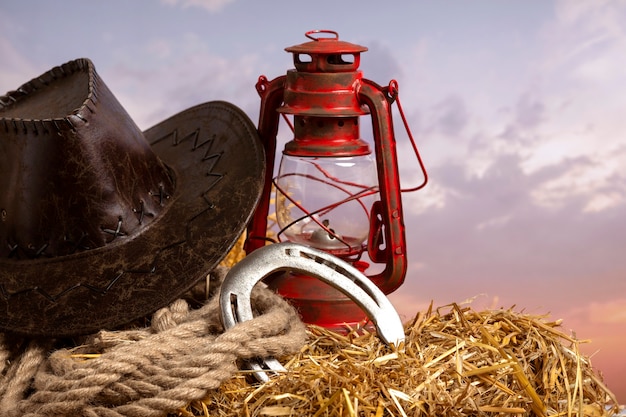 Sombrero de vaquero y cuerda al aire libre