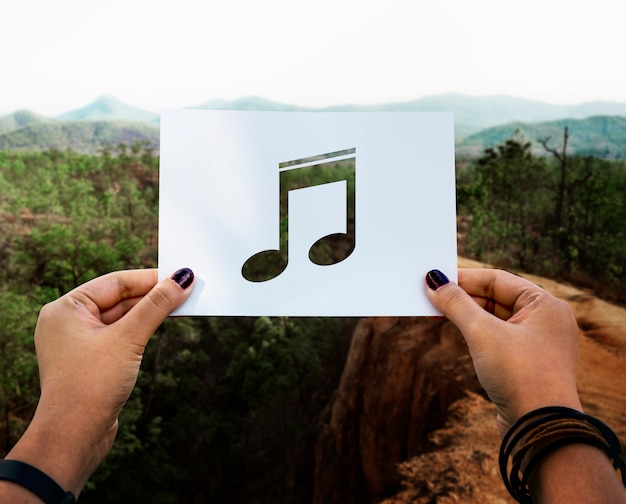 Sonido de la música perforada nota musical