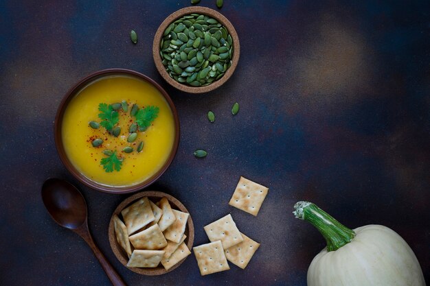 Sopa asada de crema de calabaza con semillas de calabaza