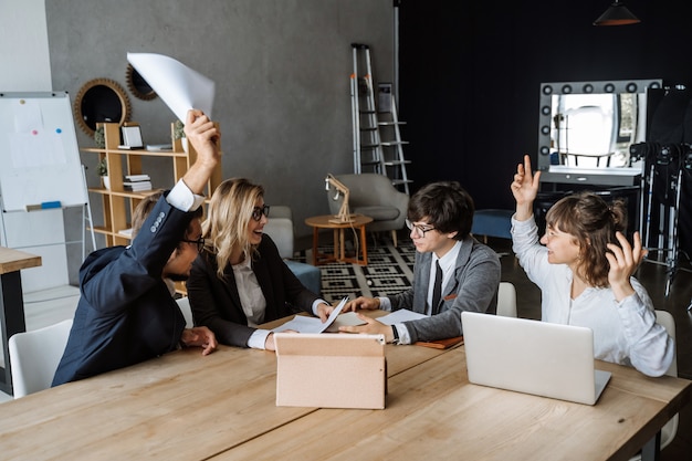 Startup Diversidad Trabajo en equipo Reunión de lluvia de ideas