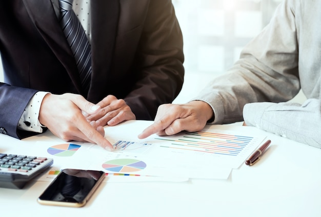 Startups reunión de negocios para discutir.