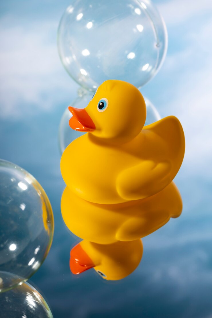Photo Gratis still life bebek karet yang lucu