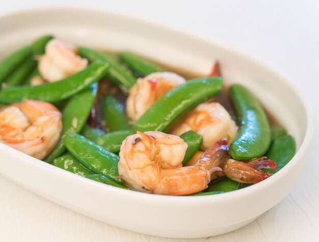 Stir Fry Snow Peas con gambas