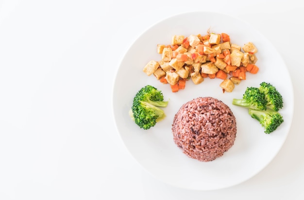 Stir Tofu Frito y Zanahoria con Berry Rice