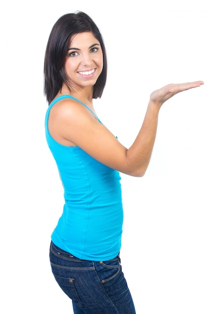 Foto gratuita studio retrato de joven y bella mujer posando