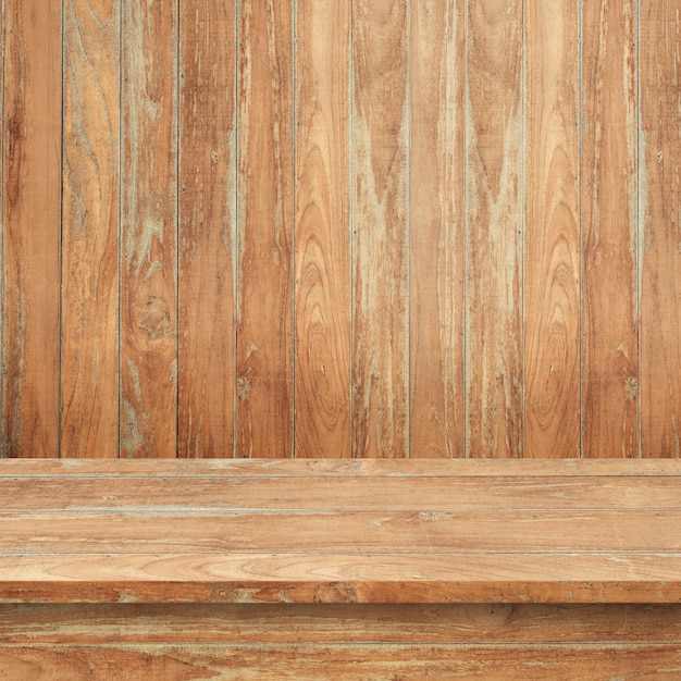 Suelo de tablas de madera con pared de madera