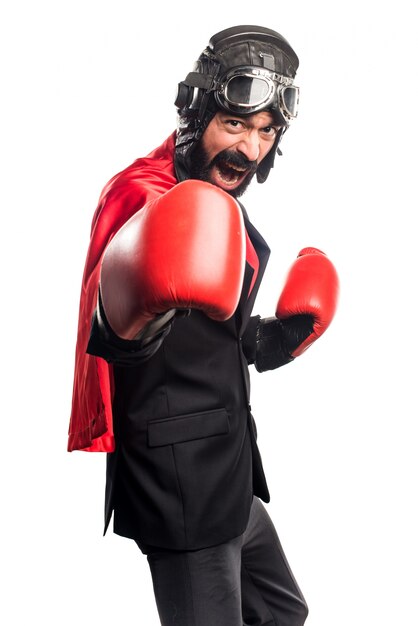 Super héroe hombre de negocios con guantes de boxeo
