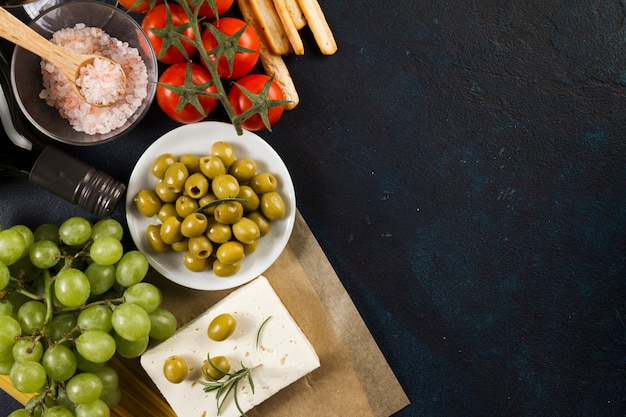 Superficie con espacio para mensajes e ingredientes sabrosos