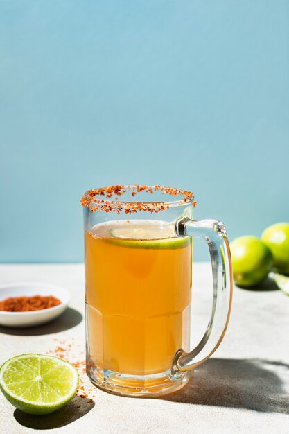 Surtido de bebidas picante michelada