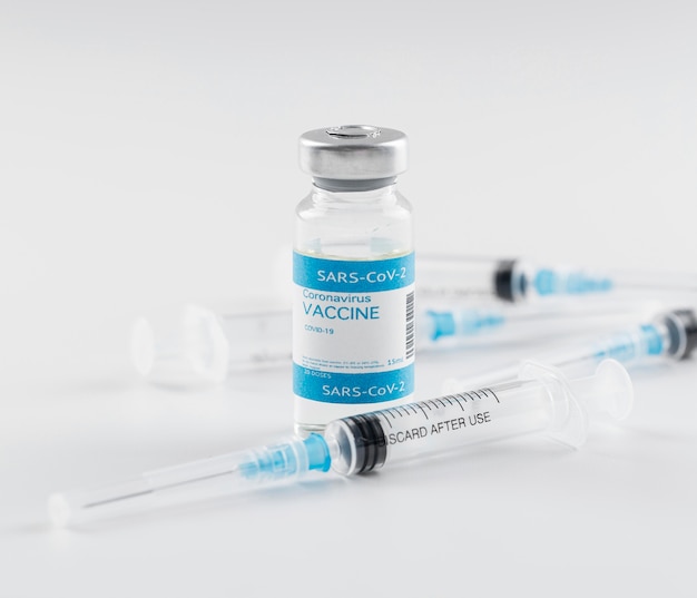 Surtido de botellas de vacuna preventiva contra el coronavirus