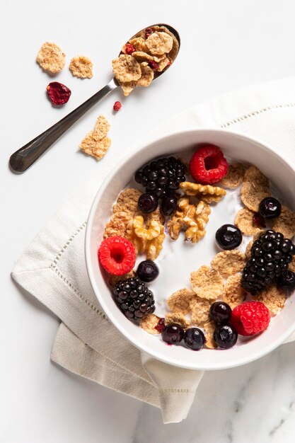 Surtido de cereales de tazón saludable