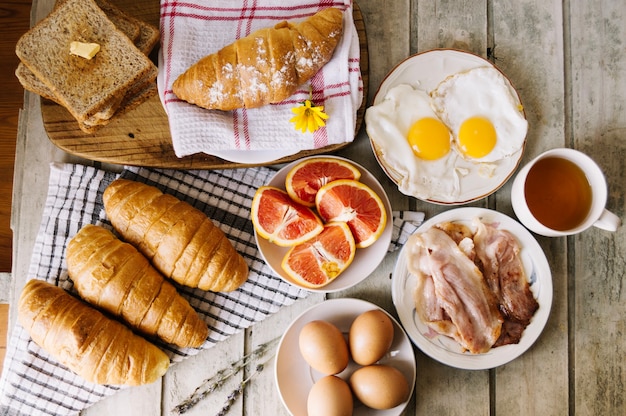 Surtido de comida de desayuno