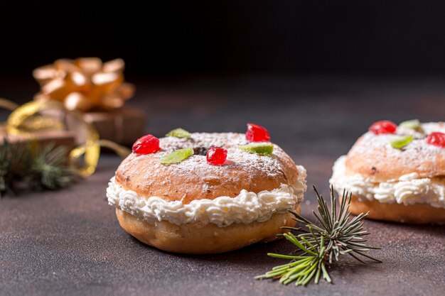 Surtido de comida del día de la epifanía dulce