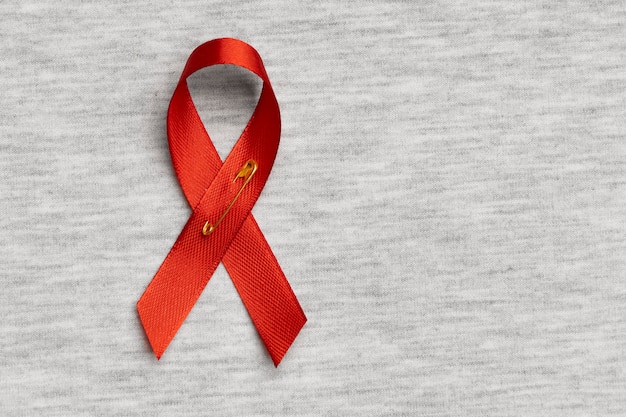 Surtido de concepto del día mundial del sida con símbolo de cinta
