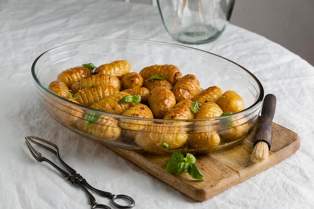 Surtido de una deliciosa comida saludable en la mesa