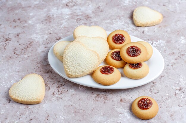 Surtido de deliciosas galletas frescas