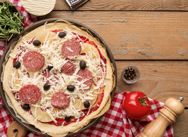 Foto gratuita surtido de deliciosas pizzas tradicionales