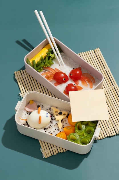 Surtido delicioso de cajas bento