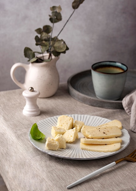 Surtido delicioso de queso paneer