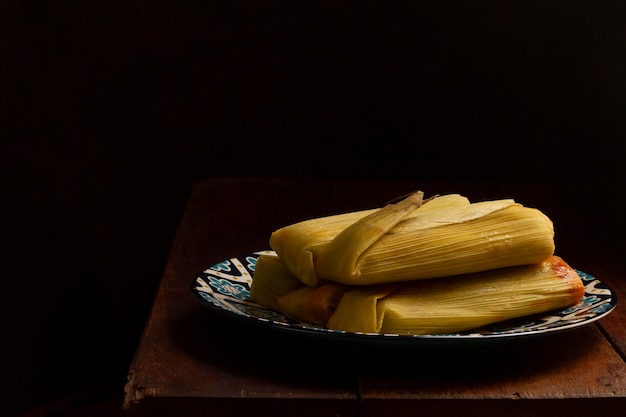 Foto gratuita surtido de deliciosos tamales tradicionales