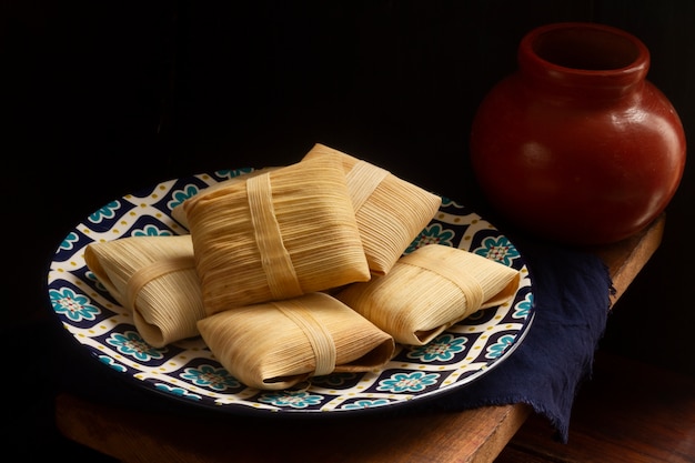Foto gratuita surtido de deliciosos tamales tradicionales