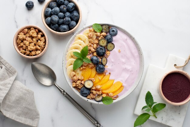 Surtido de deliciosos tazones de açai dulces