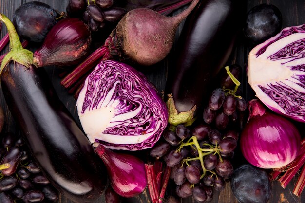 Surtido de diferentes verduras y frutas.