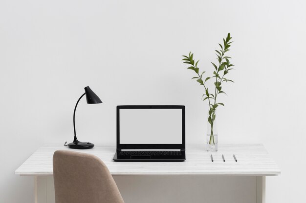 Surtido de escritorios de negocios minimalistas