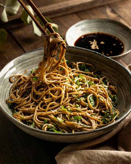 Surtido de fideos en un tazón