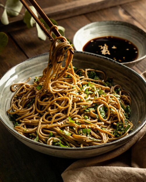 Surtido de fideos en un tazón