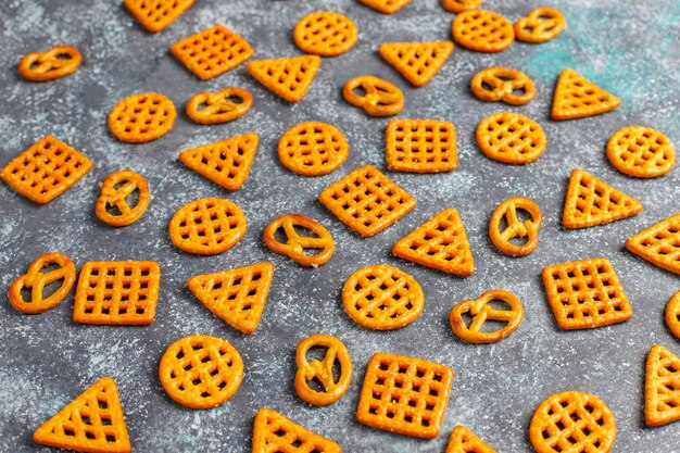 Surtido de galletas saladas.