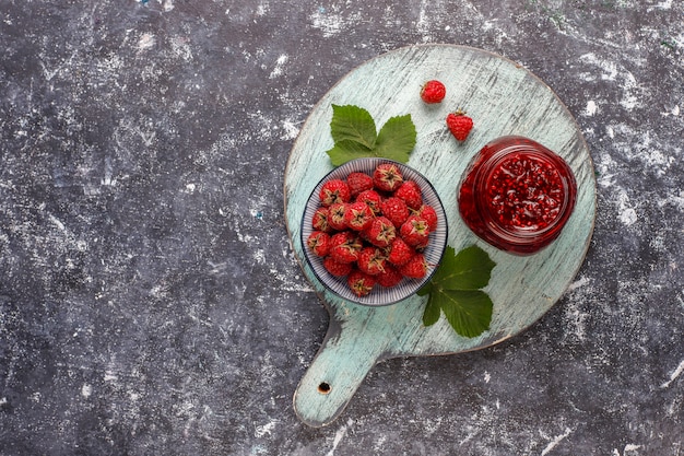 Surtido de mermeladas de frutos rojos