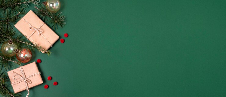 Foto gratuito surtido navideño decorativo con espacio de copia