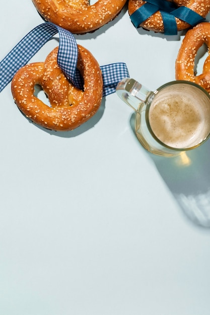 Surtido de Oktoberfest con deliciosos pretzel