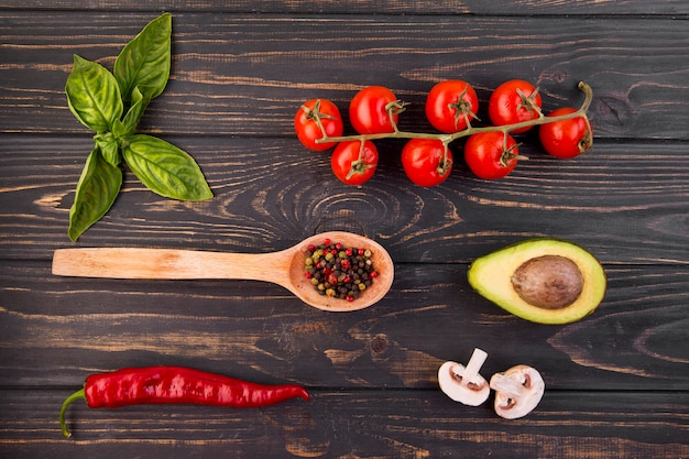 Surtido plano de diferentes verduras.