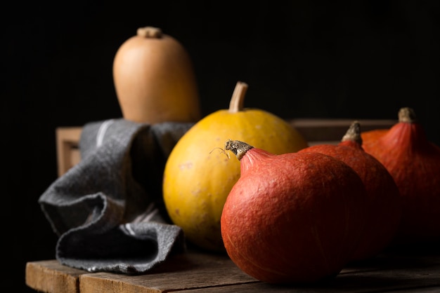 Foto gratuita surtido de verduras de otoño vista frontal