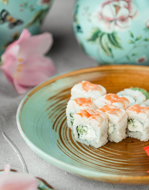 Sushi con pepino y mayonesa